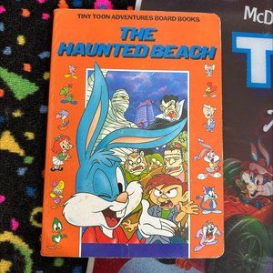 TINY TOON ADVENTURES AND THE HAUNTED‎ BEACH BOOK